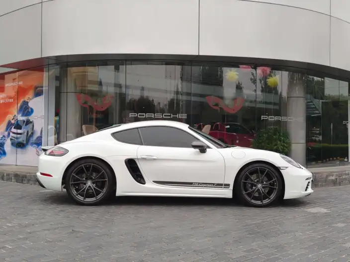 Porsche 718 2023 Model Cayman T – фото 6