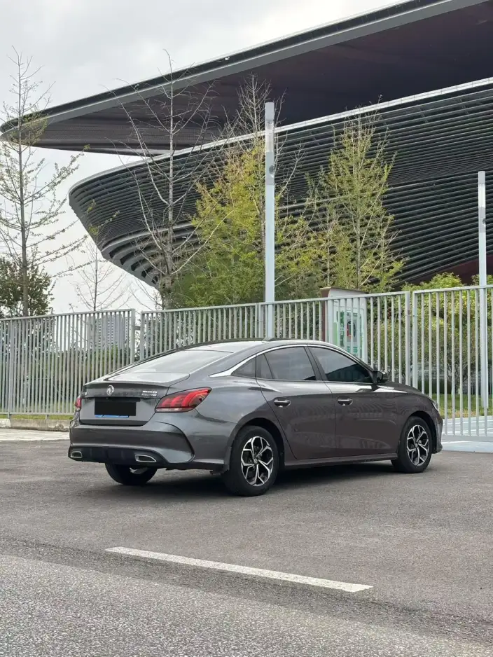 MG5 2022 Model 180DVVT CVT Youth Deluxe Edition – фото 5