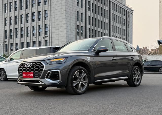 Audi Q5L Sportback 2021 40 TFSI Li f e Edition – фото 1