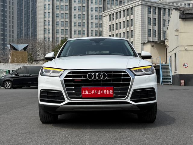Audi Q5L Модель 2018 года 45 TFSI Exclusive Fuga тип Country VI – фото 2