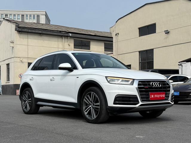 Audi Q5L Модель 2018 года 45 TFSI Exclusive Fuga тип Country VI – фото 3