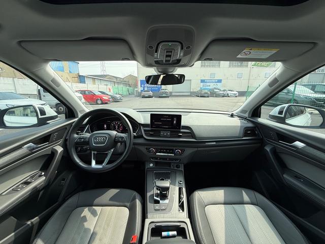 Audi Q5L Модель 2018 года 45 TFSI Exclusive Fuga тип Country VI – фото 5