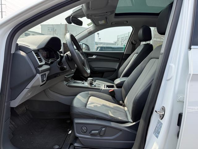 Audi Q5L Модель 2018 года 45 TFSI Exclusive Fuga тип Country VI – фото 20