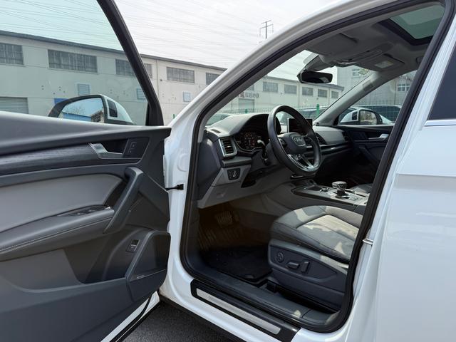 Audi Q5L Модель 2018 года 45 TFSI Exclusive Fuga тип Country VI – фото 21