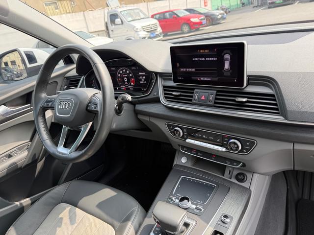 Audi Q5L Модель 2018 года 45 TFSI Exclusive Fuga тип Country VI – фото 25