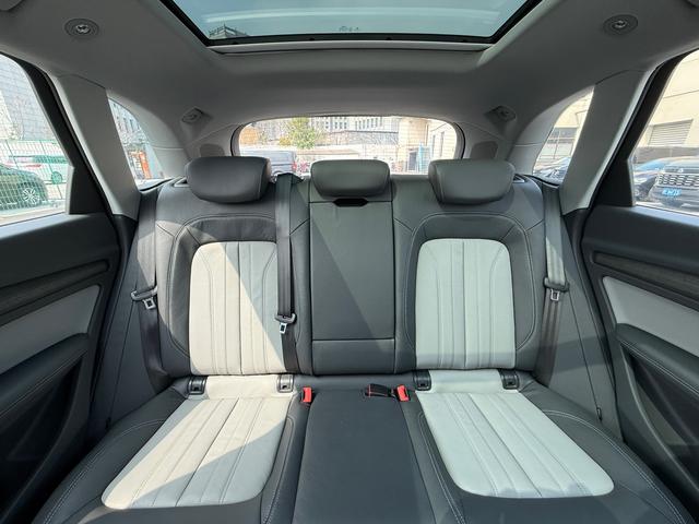 Audi Q5L Модель 2018 года 45 TFSI Exclusive Fuga тип Country VI – фото 26