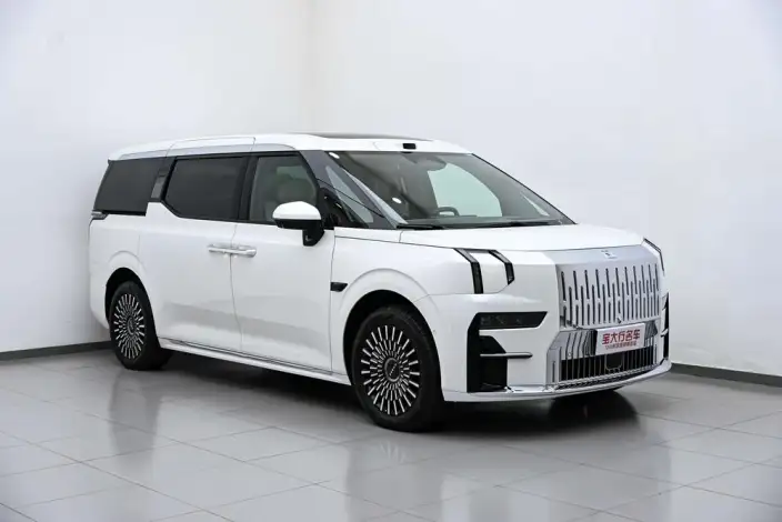 ZEEKR 009 2024 Model VI seat Executive Edition 4WD 108kWh – фото 3