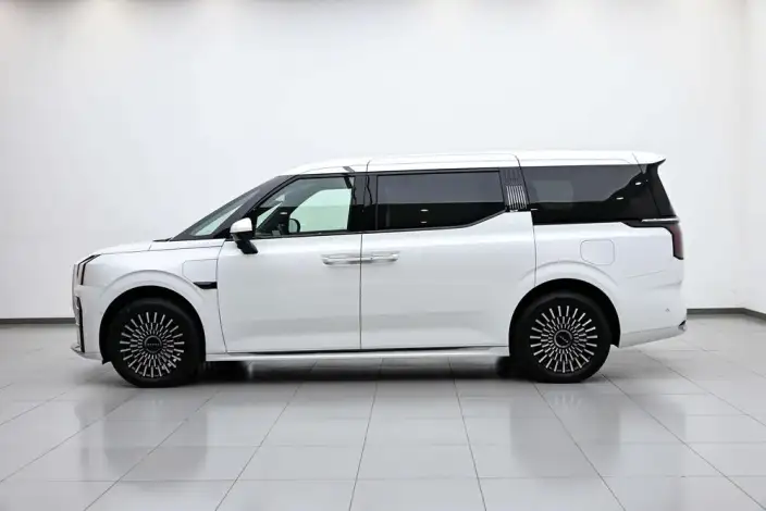 ZEEKR 009 2024 Model VI seat Executive Edition 4WD 108kWh – фото 4