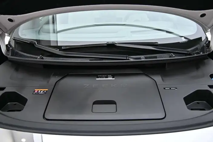 ZEEKR 009 2024 Model VI seat Executive Edition 4WD 108kWh – фото 8