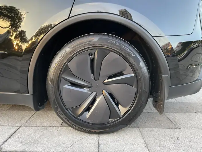 Model Y 2025 Model Facelift Long Battery Life Pro All-wheel drive version – фото 6
