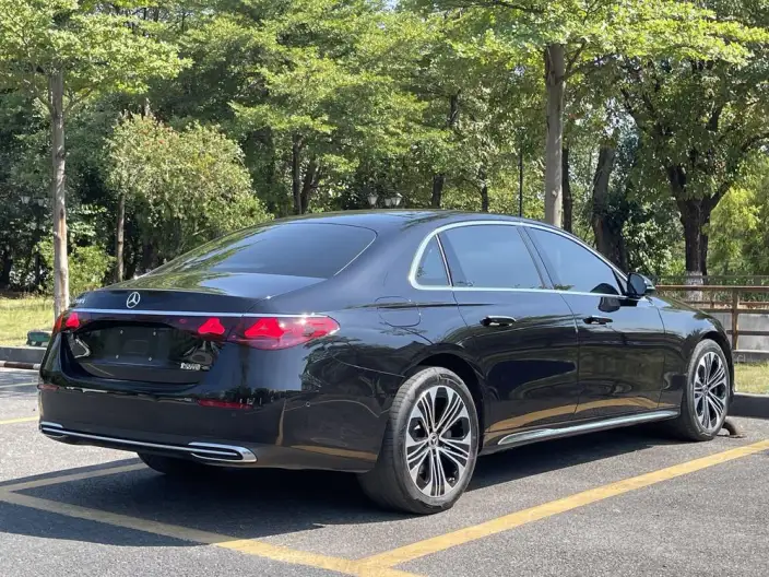 Mercedes-Benz E-Class 2026 Model E 300 L Luxury Model sedan – фото 7