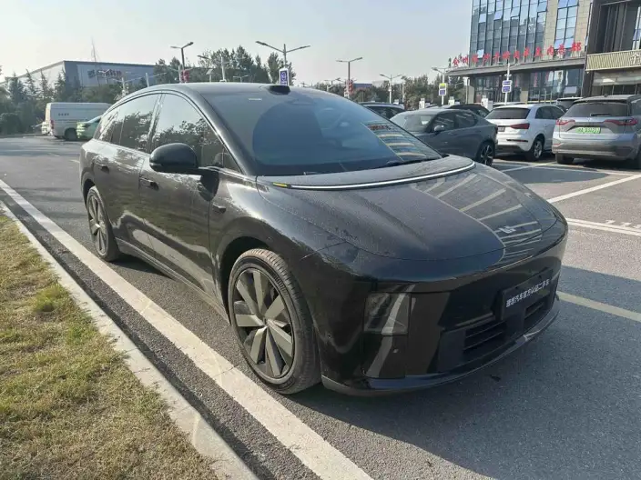 Li Auto i6 2025 Model 4WD Standard Edition – фото 3