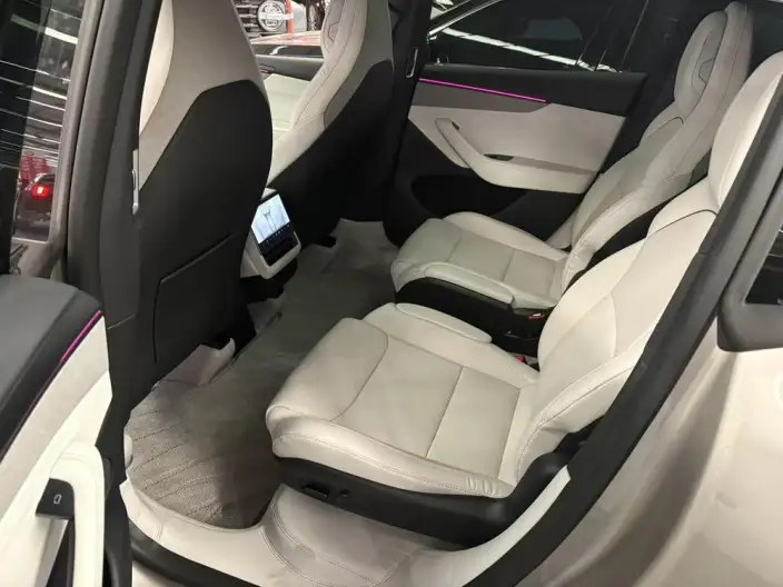 Model Y L 2026 Model Standard Edition – фото 9