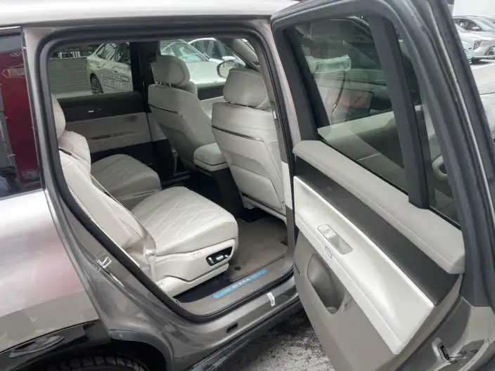 ID. ERA 9X 2026 Model Max 4WD Edition – фото 9