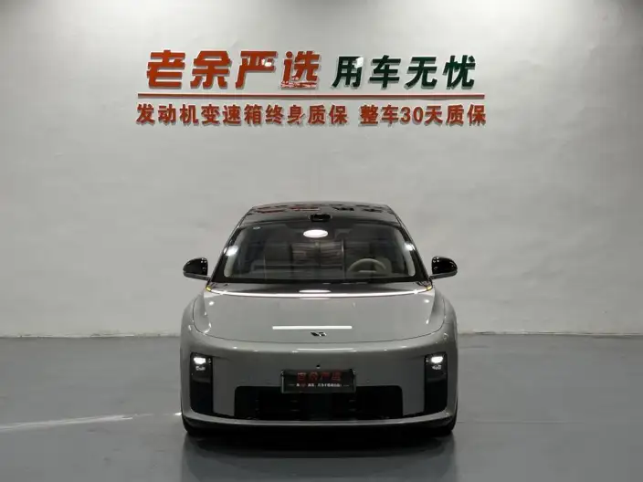 Li Auto i8 2025 Model Standard Edition – фото 2