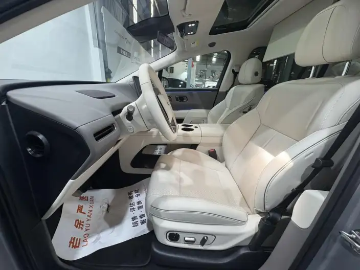 Li Auto i8 2025 Model Standard Edition – фото 7
