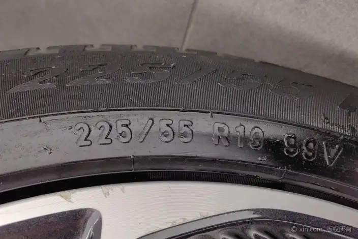 DFM AX7 2022 Model Mach Version 1.5T DCT DF41 – фото 9