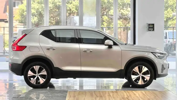 Volvo XC40 2024 Model B3 Smart Range Deluxe Edition – фото 6