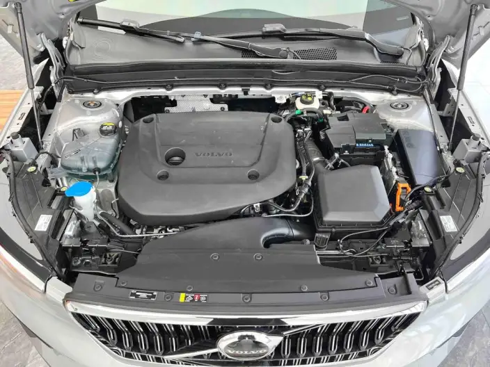 Volvo XC40 2024 Model B3 Smart Range Deluxe Edition – фото 7