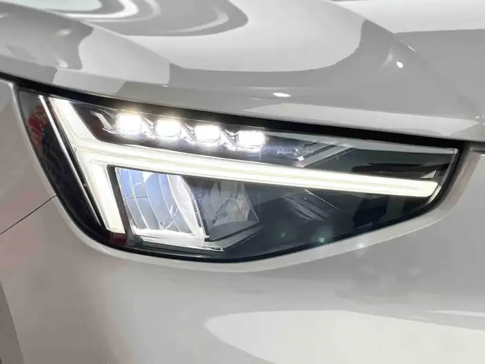 Volvo XC40 2024 Model B3 Smart Range Deluxe Edition – фото 9