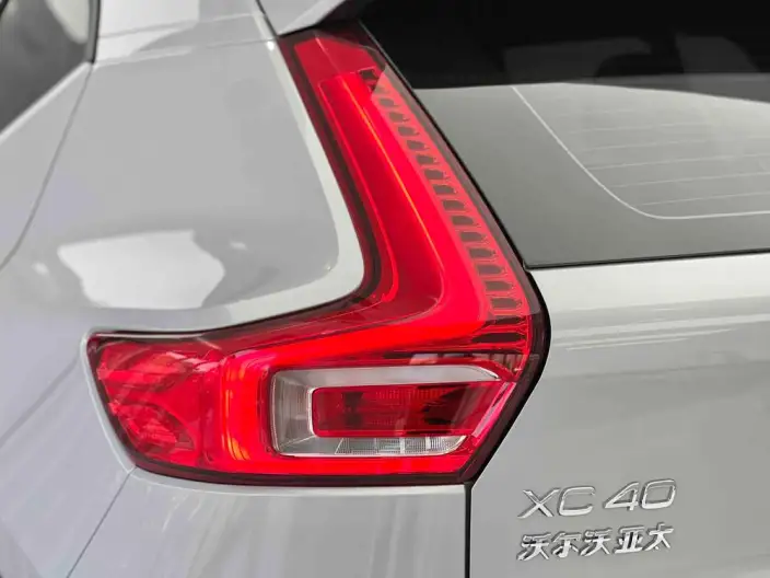 Volvo XC40 2024 Model B3 Smart Range Deluxe Edition – фото 10