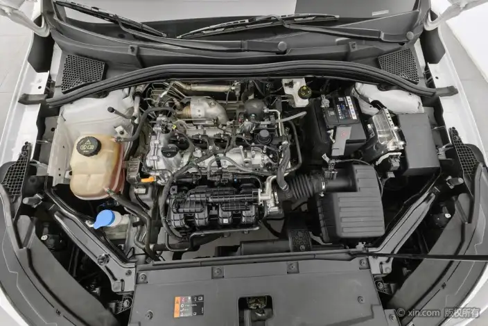 Roewe i5 2023 Model 1.5L Manual Comfort Edition – фото 5