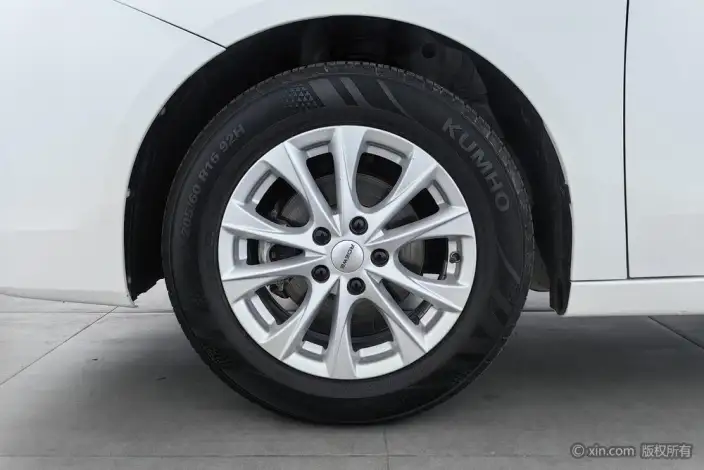 Roewe i5 2023 Model 1.5L Manual Comfort Edition – фото 8