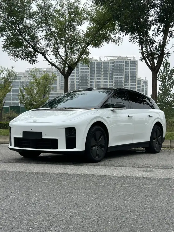 Li Auto i6 2025 Model 2WD Standard Edition
