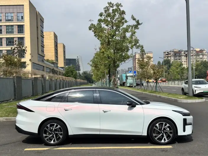 Geely Galaxy L6 2023 Model 1.5T DHT 125km Galaxy – фото 7