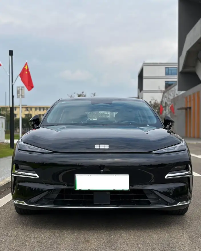 Geely Galaxy E8 PHEV 2025 Model 130km EM-i Premium Edition