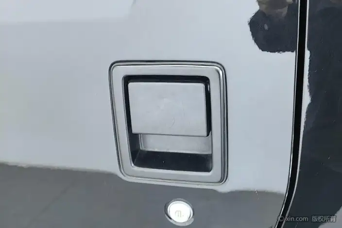 BAIC BJ40 2020 Model 2.0T Automatic 4WD Tribute to the 2020 Edition Warrior Model – фото 9