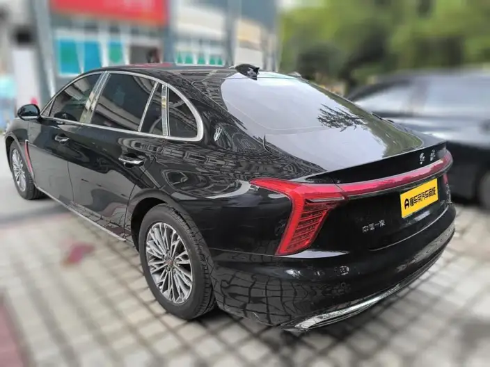 Hongqi H5 2023 Model 2.0T Automatic Smart Flag Enjoy Edition