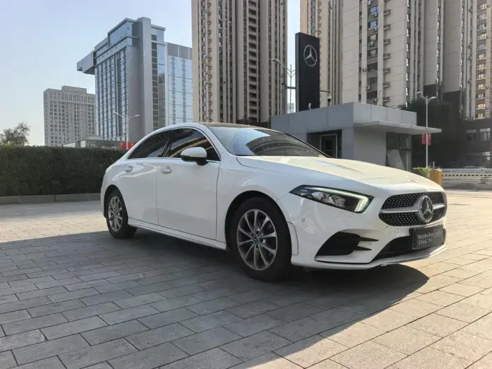 Mercedes-Benz A-class 2022 Model Facelift A 200 L Sports sedan Dynamic Edition – фото 3