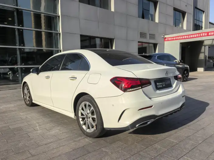 Mercedes-Benz A-class 2022 Model Facelift A 200 L Sports sedan Dynamic Edition – фото 4