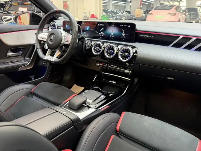 Mercedes-Benz A-Class AMG 2021 Model AMG A 35 L 4MATIC Blazing Night Special Edition – фото 6