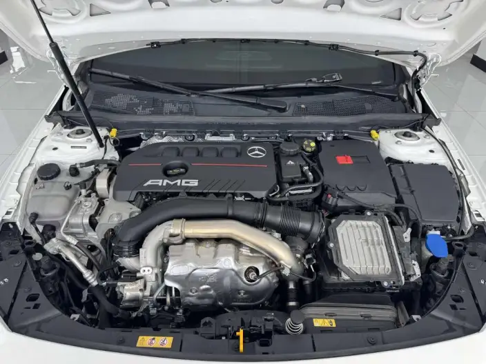Mercedes-Benz A-Class AMG 2025 Model AMG A 35 L 4MATIC – фото 8