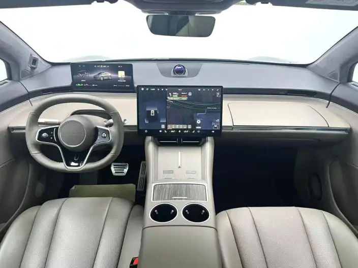 Luxeed R7 2025 Model Extended Range 53.4kWh Max Rear Drive Edition – фото 5