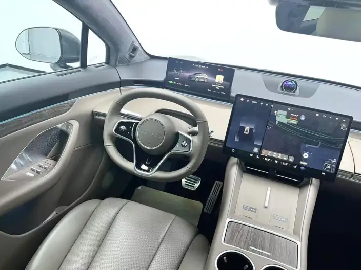 Luxeed R7 2025 Model Extended Range 53.4kWh Max Rear Drive Edition – фото 7