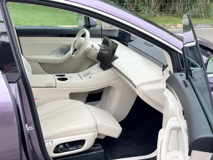 Luxeed R7 2024 Model EV 100kWh Max Rear Drive Edition – фото 10
