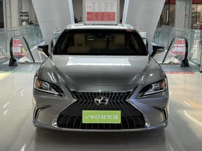 Lexus ES 2021 Model 200 Superior Edition