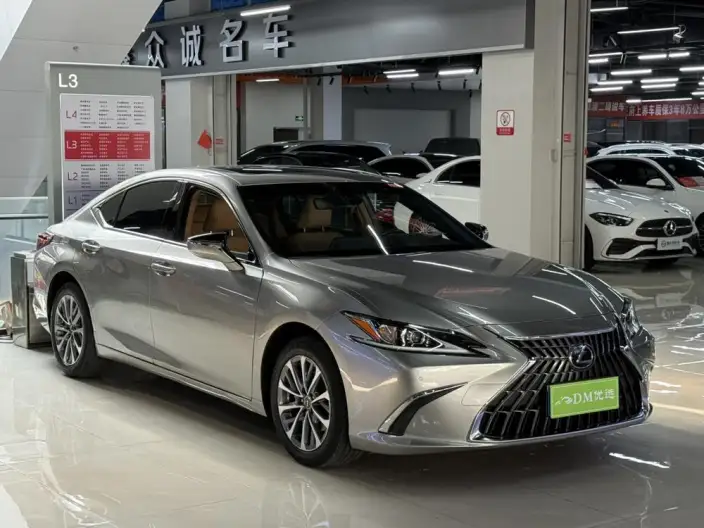 Lexus ES 2021 Model 200 Superior Edition