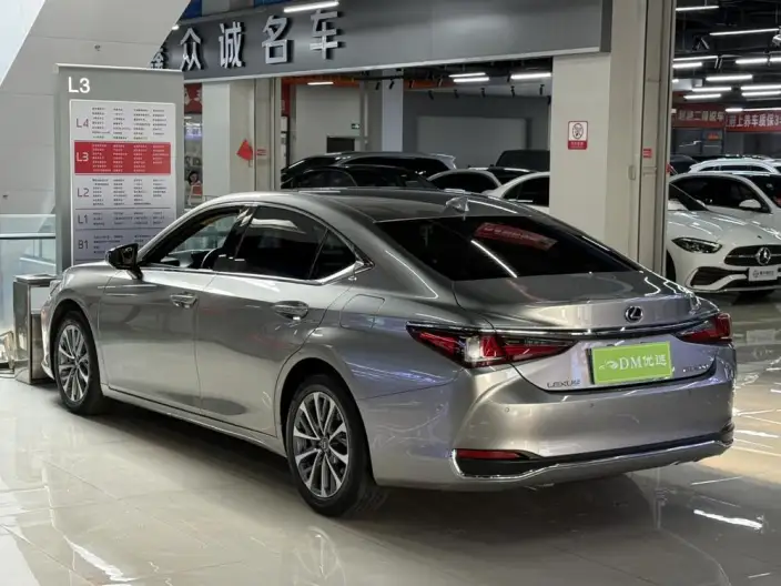 Lexus ES 2021 Model 200 Superior Edition