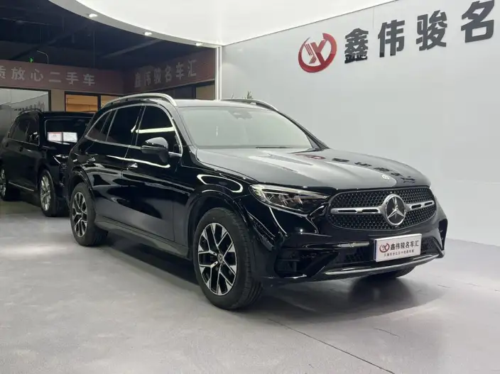 Mercedes-Benz GLC 2024 Model GLC 260 L 4MATIC Luxury Model 5 seat – фото 3