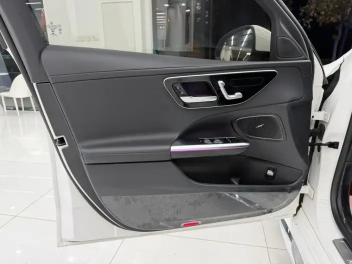 Mercedes-Benz C-Class 2023 Model Facelift C 260 L Sports Edition – фото 8