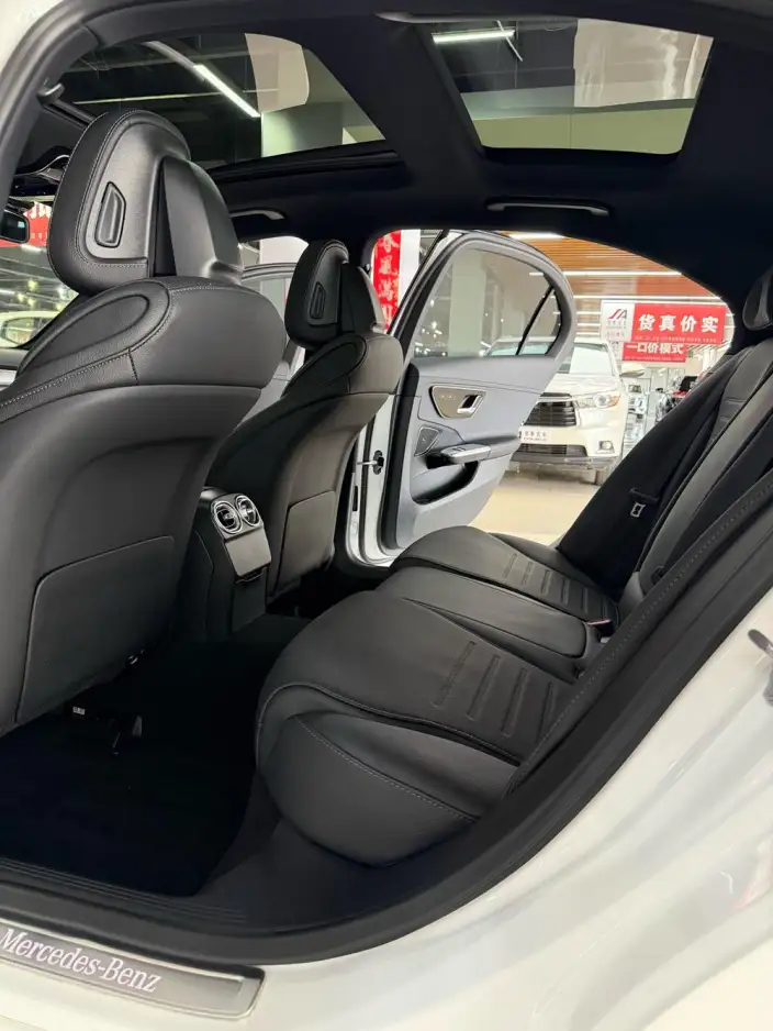 Mercedes-Benz C-Class 2023 Model C 260 L Sports Edition – фото 9