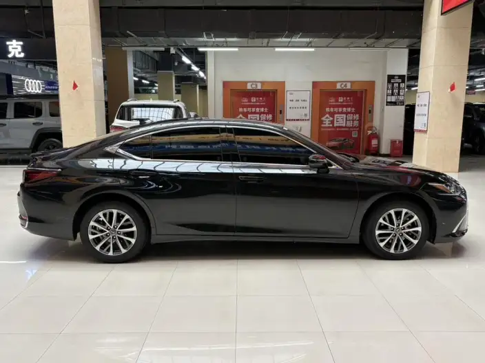 Lexus ES 2022 Model 200 Superior Edition – фото 3
