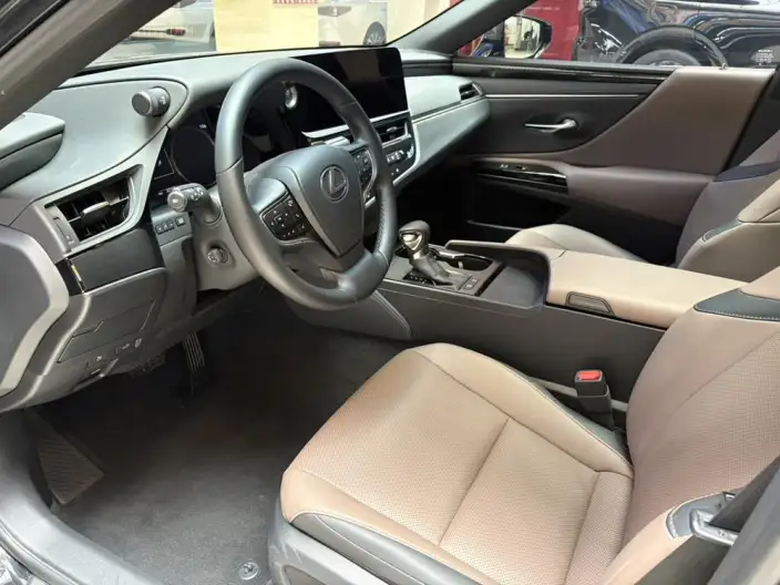 Lexus ES 2022 Model 200 Superior Edition – фото 5