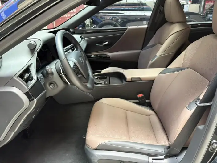 Lexus ES 2022 Model 200 Superior Edition – фото 6