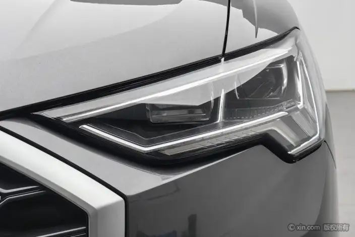 AUDI Q3 2023 Model 35 TFSI Fashion Dynamic Model 1.5T – фото 7