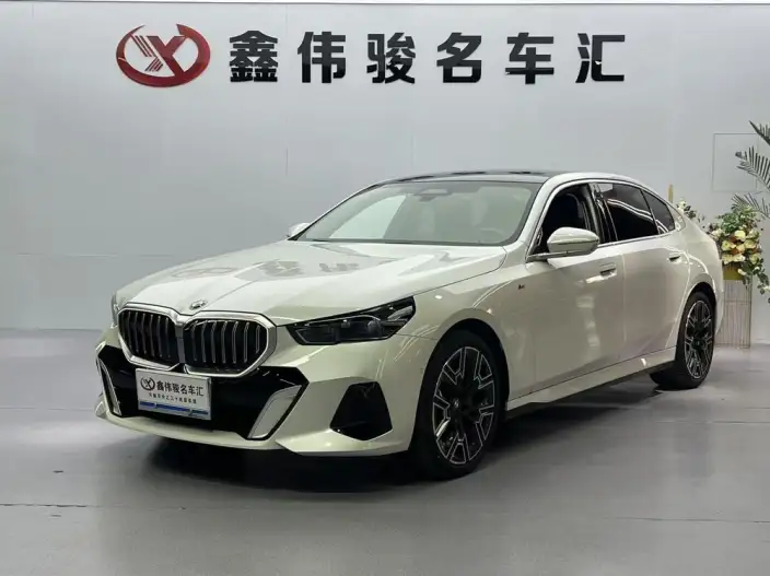 BMW 5 Series 2024 Model 530Li Exclusive Model M Sports Set – фото 1